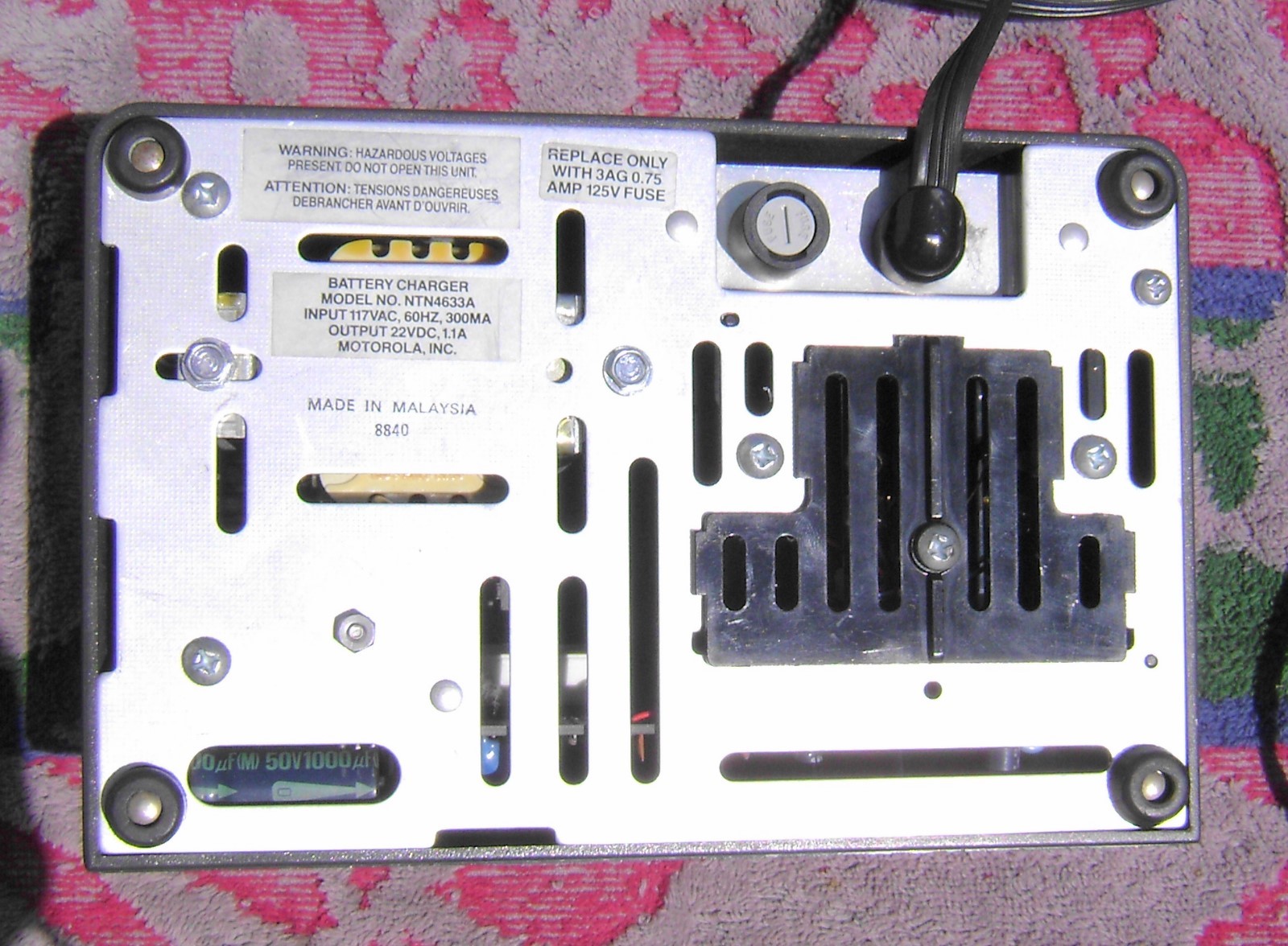 Motorola MT1000 MT600 MTX800 MTX810 Portable Radio Charger NTN4633B