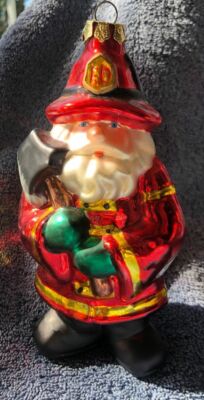 BLOWN GLASS FIREMAN ORNAMENT 6 1/2'' Tall SO SHINY Santa with Fire Axe HE'S GREAT