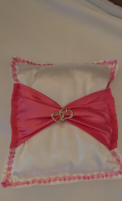 New ring pillow White satin hot pink & double hearts middle Domichcreations 
