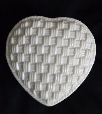 Tiffany & Co Porcelain 3” Basket Weave Heart Trinket Box Sybil Connolly