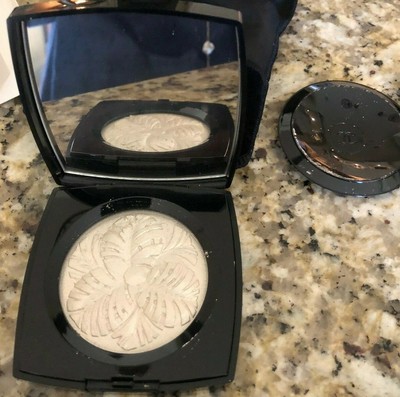 Chanel Camelia De Plumes Highlighting Powder (151.770 ) .28oz New in Box