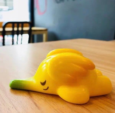 UNBOX SLEEPY ELFIE Yellow Banana Ver.Elephant With wings Vinyl H4CM(1.6inch)
