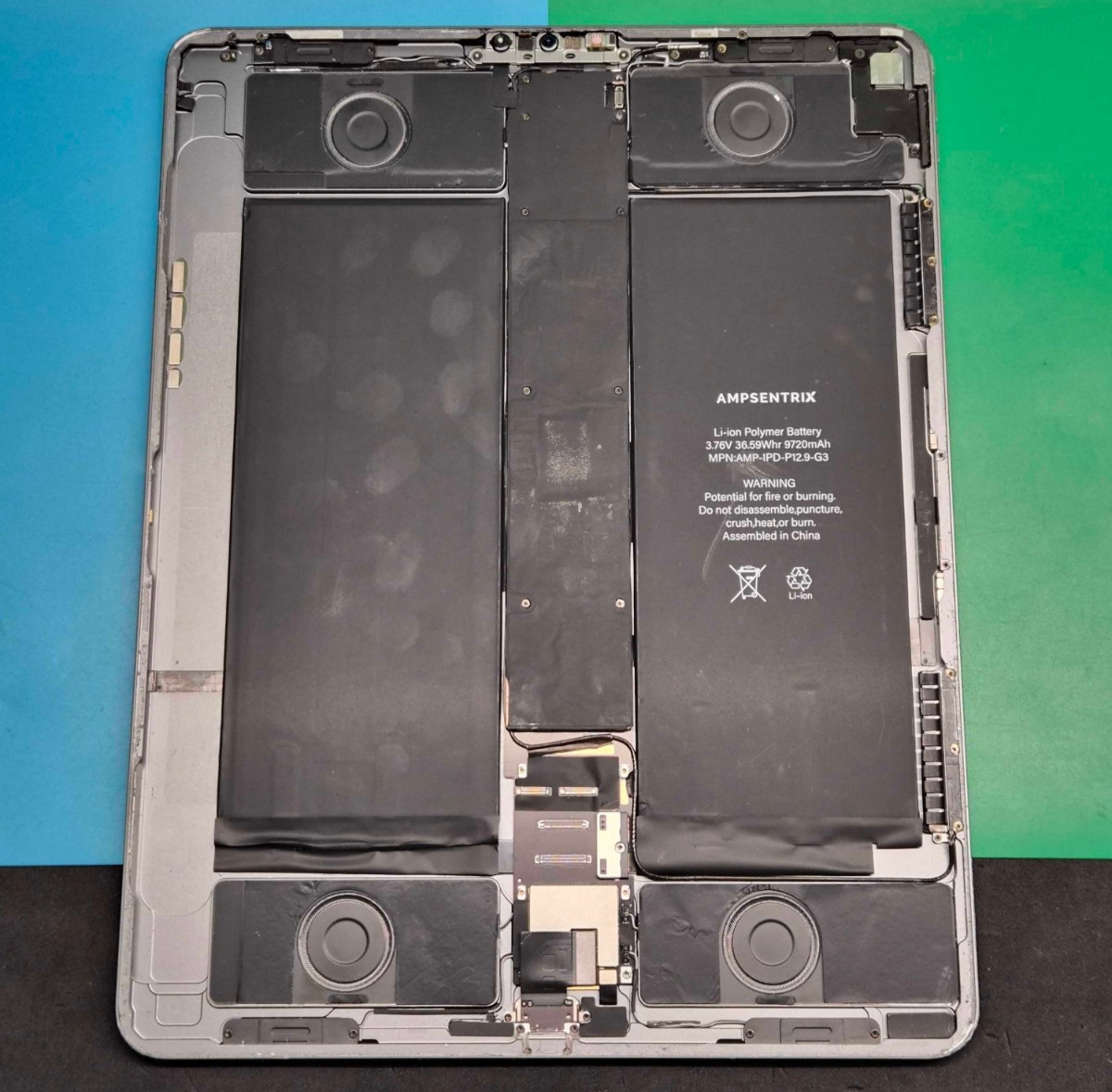 iPad Pro 12.9 3rd Gen A1876 Gray Housing Frame Assembly Battery Camera Speaker