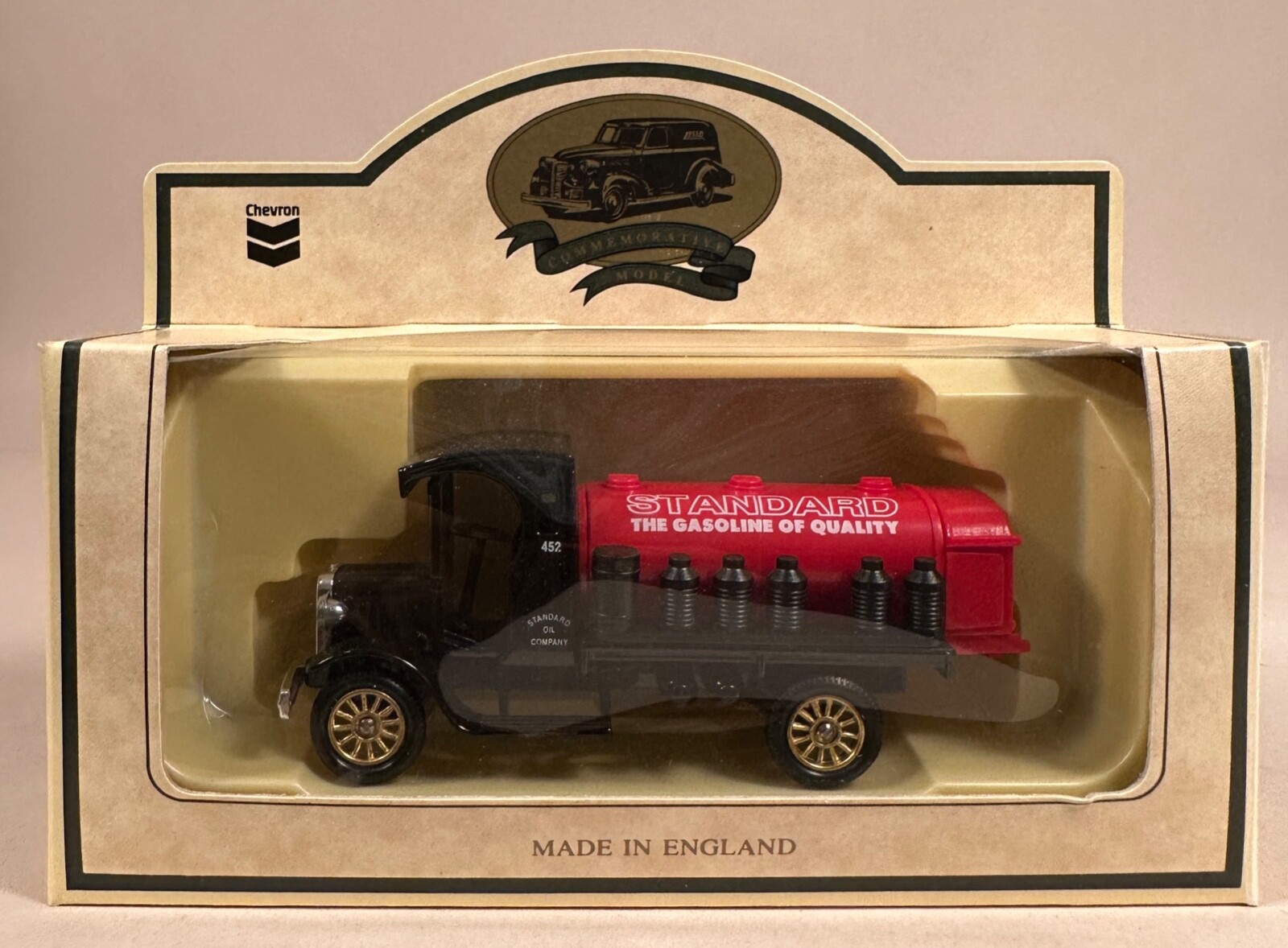 Chevron Red Crown 1927 Gasoline- Truck Die-Cast, England
