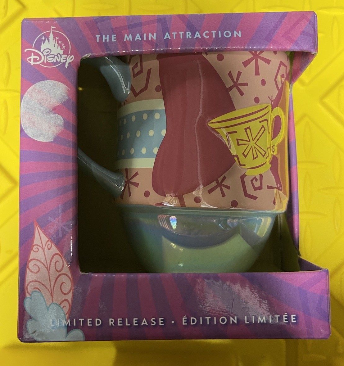 Disney Parks Minnie Mouse The Main Attraction It's a Small World Mug April 4/12