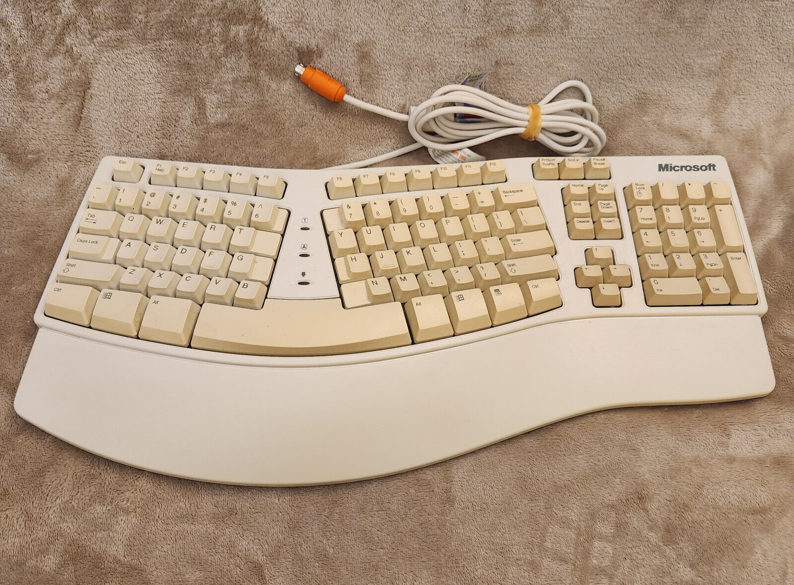 Microsoft Natural Keyboard Elite, Ergonomic Curve PS/2 White