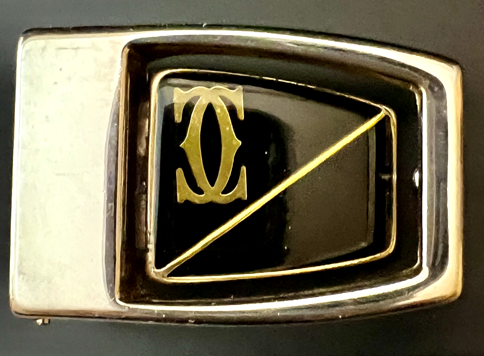 vintage-cartier-logo-golden-belt-buckle-enameled-45-x-3-cm-177-x-118-in