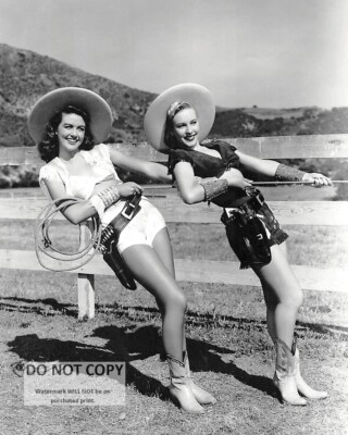DOROTHY MALONE AND PENNY EDWARDS IN ''TWO GUYS FROM TEXAS'' - 8X10 PHOTO (AB-398)