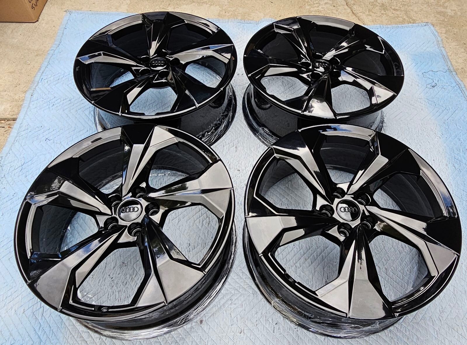 AudiQ5 Sline dynamic edition純正アルミホイール AudiQ5 Sline dynamic edition純正アルミホイール AudiQ5 Sline