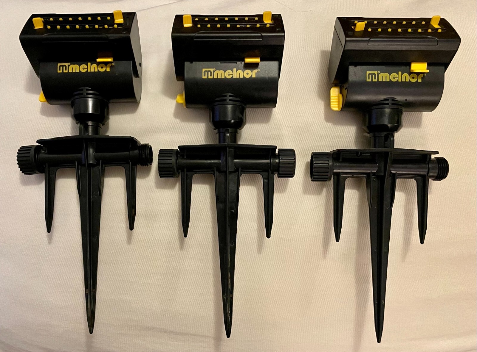 Melnor MiniMax 4000-sq ft Oscillating Spike Lawn Sprinklers,