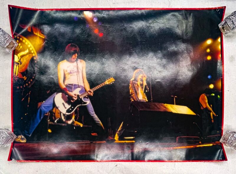 Vintage 1980 The Ramones Live In Concert Rock Band  23.5x33