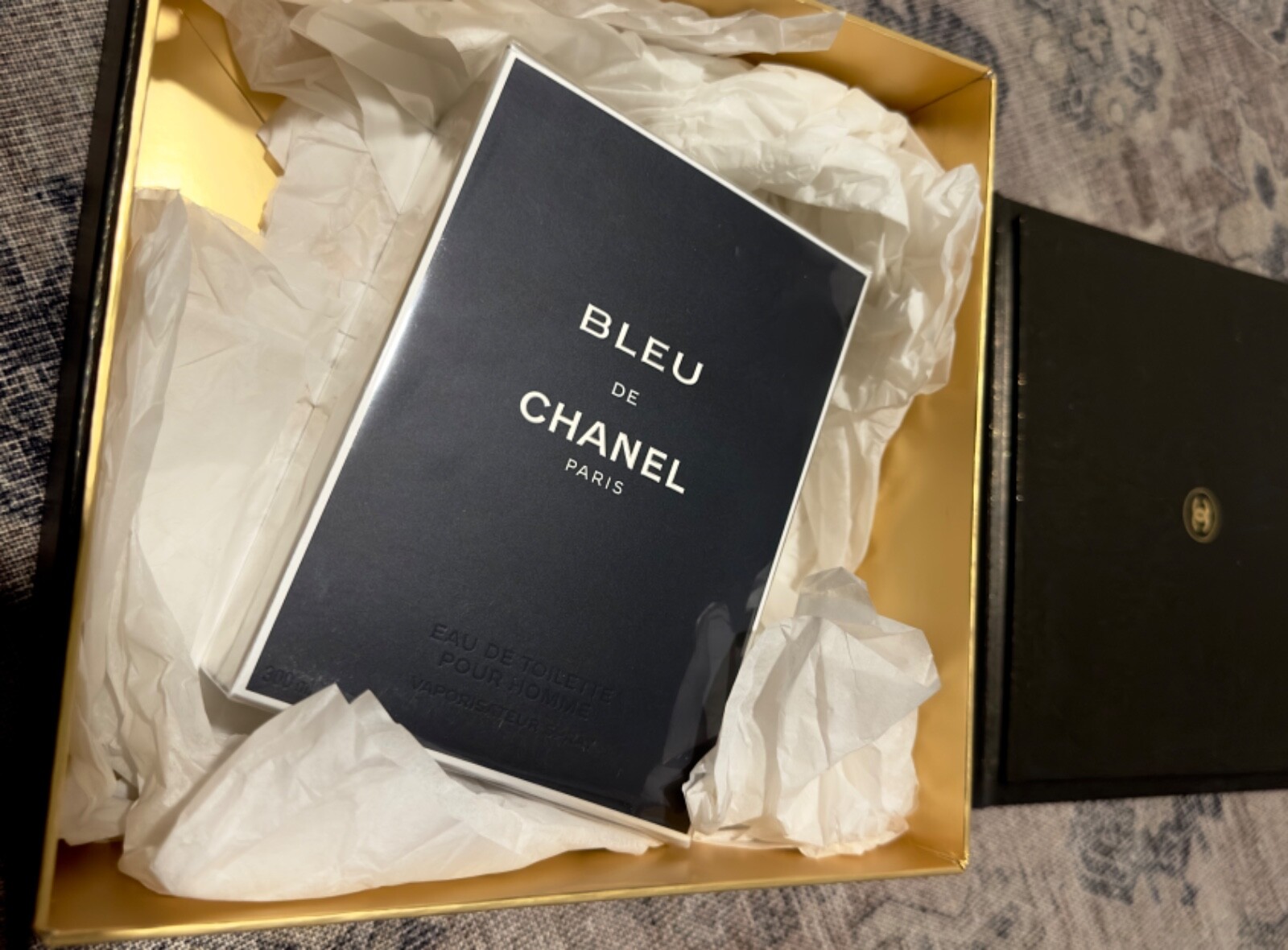 Chanel Bleu de Chanel Eau de Toilette 10 FL.OZ. (300ml Chanel Bleu de Chanel Eau de Toilette 10 FL.OZ. (300ml