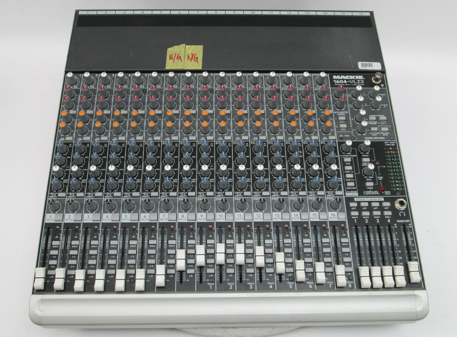 Mackie 1604-VLZ3 16-Channel / 4-Bus Analog Mic / Line Mixer - 2x