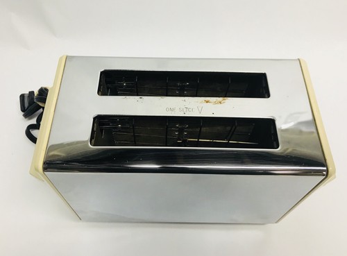 Vintage - McGraw and Edison - Toastmaster - B703 Wood Grain/Chrome Toaster