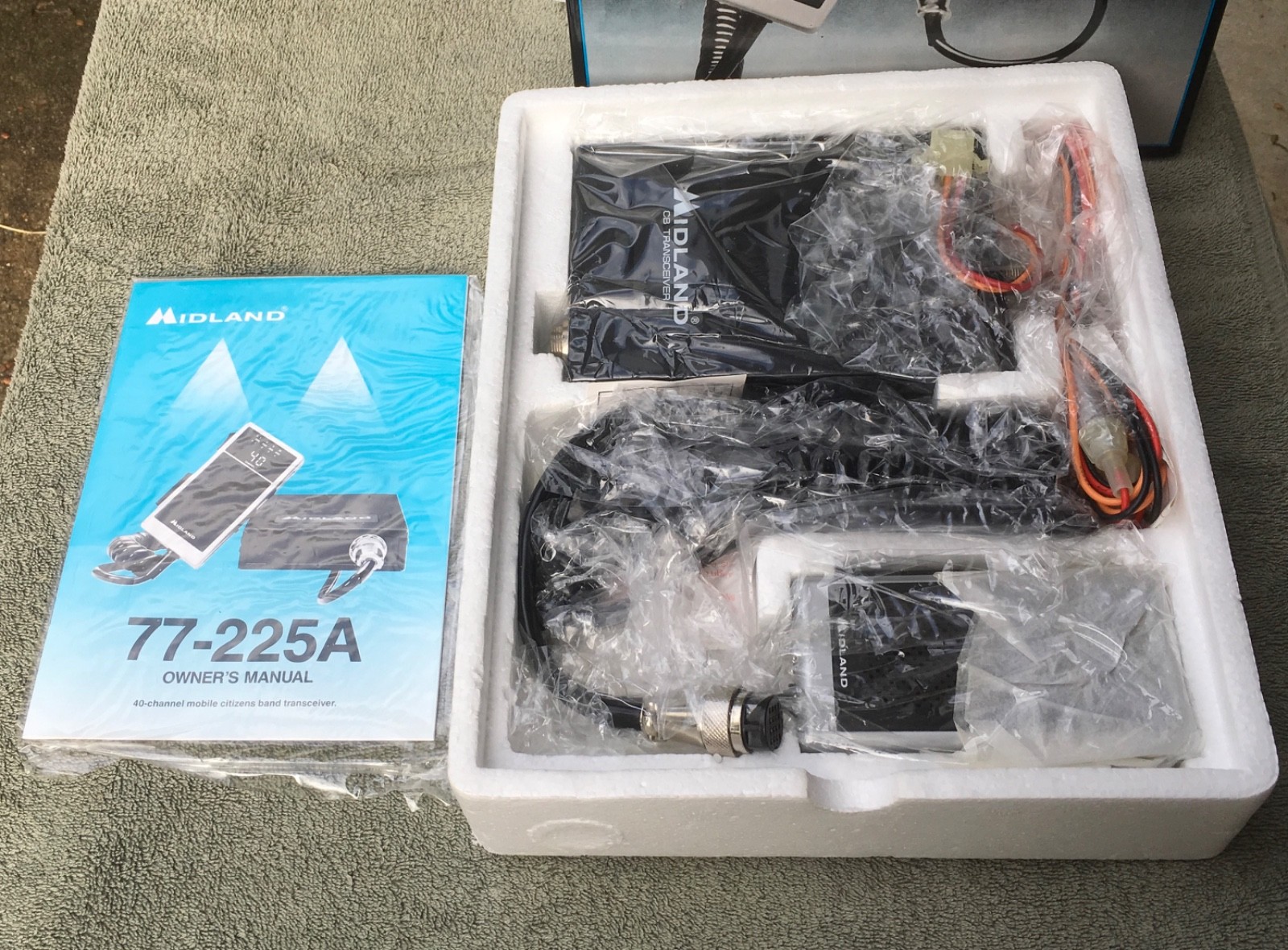 Midland CB Radio Model 77-225A New