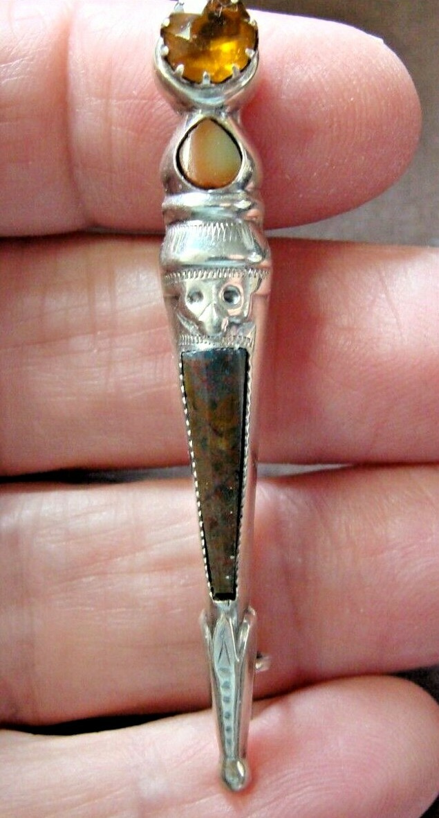 W.H.L. CHESTER DIRK KILT SASH STERLING SILVER AGATE SCOTTISH CELTIC PIN