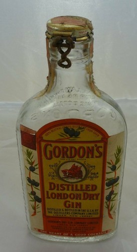 Gordon's Dry Gin 1957年輸入品　レア品？ 裏ラベル逆さ張り！ GORDON'S DRY GIN BOTTLE-Snap Cap-Full Label-Embossed-1950s