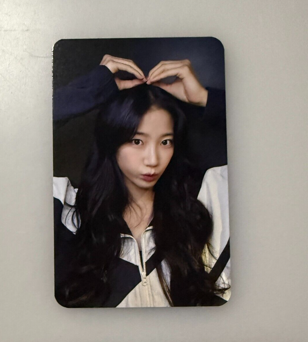 LE SSERAFIM Easy Sakura Hello82 Exclusive Photocard - K-POP LE SSERAFIM Easy Sakura Hello82 Exclusive Photocard - K-POP