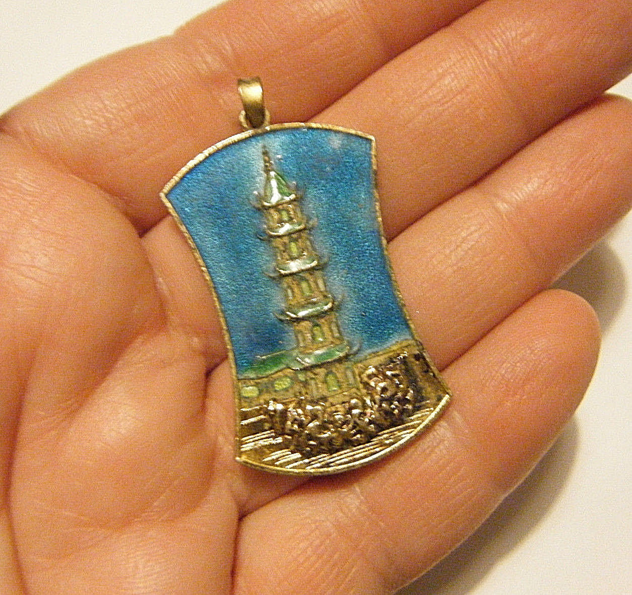 VTG CHINESE ENAMEL GUILOCHE GOLD PLATE TILE PENDANT PRETTY PAGODA BUILDING 1.5
