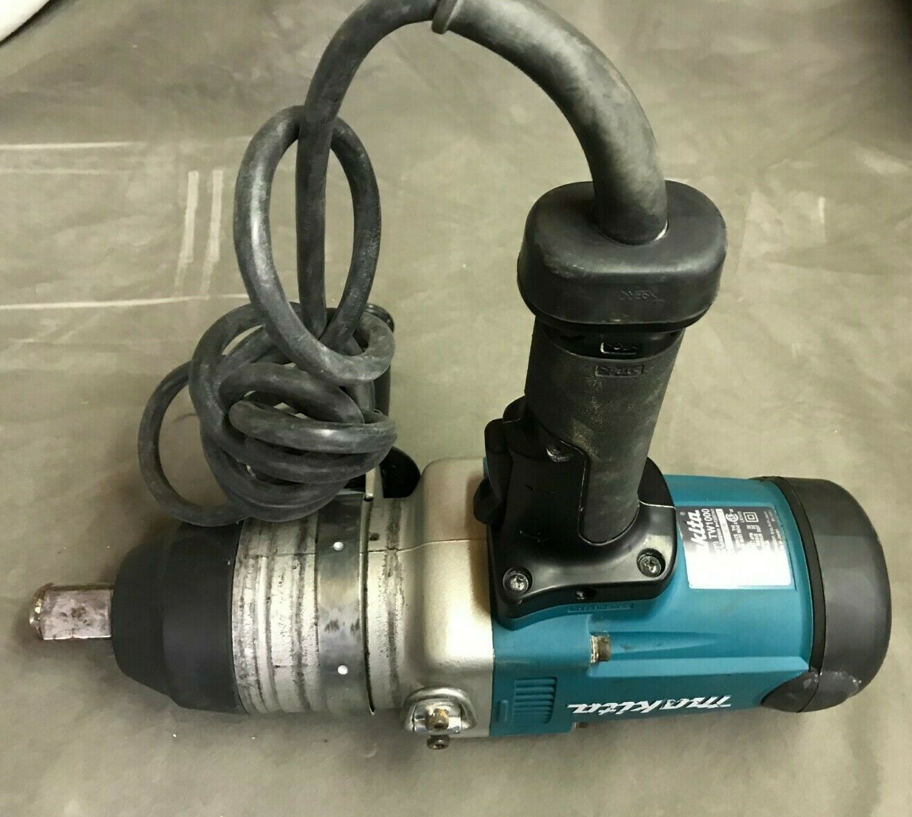 Makita TW1000 Corded Impact Wrench With Case. 1