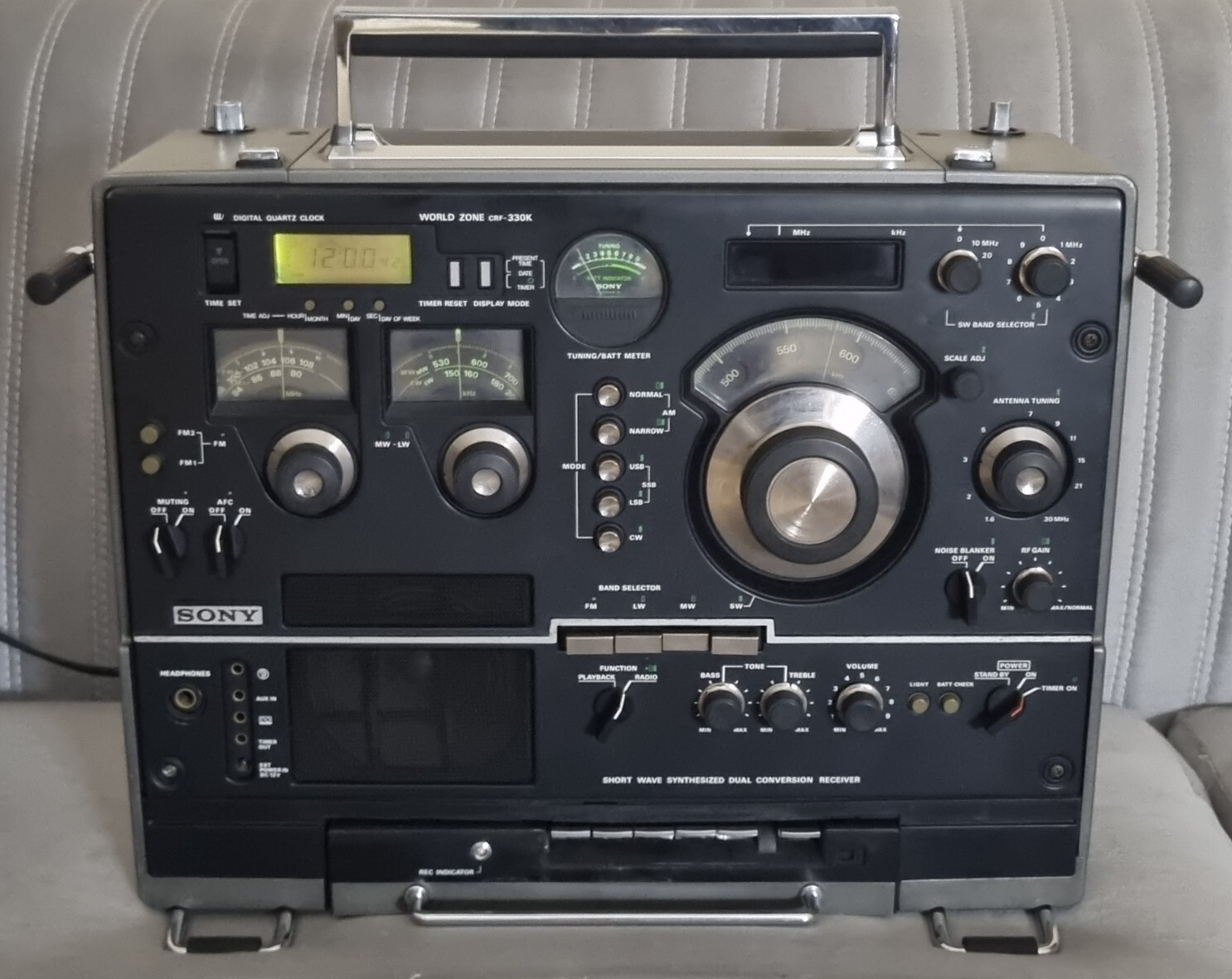 Vintage Sony CRF-330K World Zone 33 Band Radio Receiver
