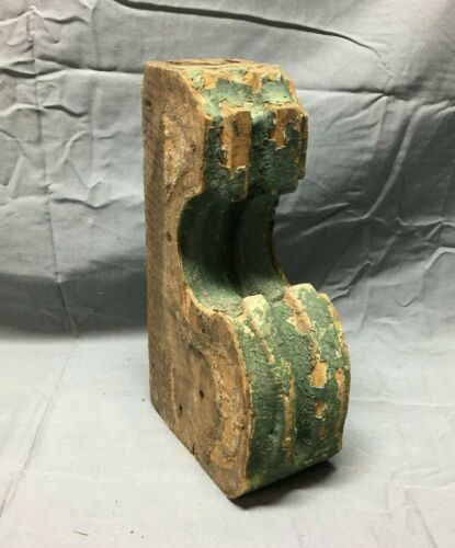 Single Small Antique Wood Corbel Roof Bracket Fluted Green Vintage Old 425-22B