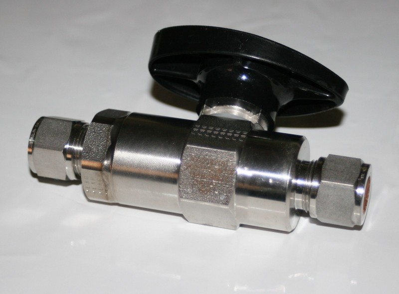 1/2" Tube Ball Valve (2000 Psi) 316SS HOKE 7092G8Y(B)