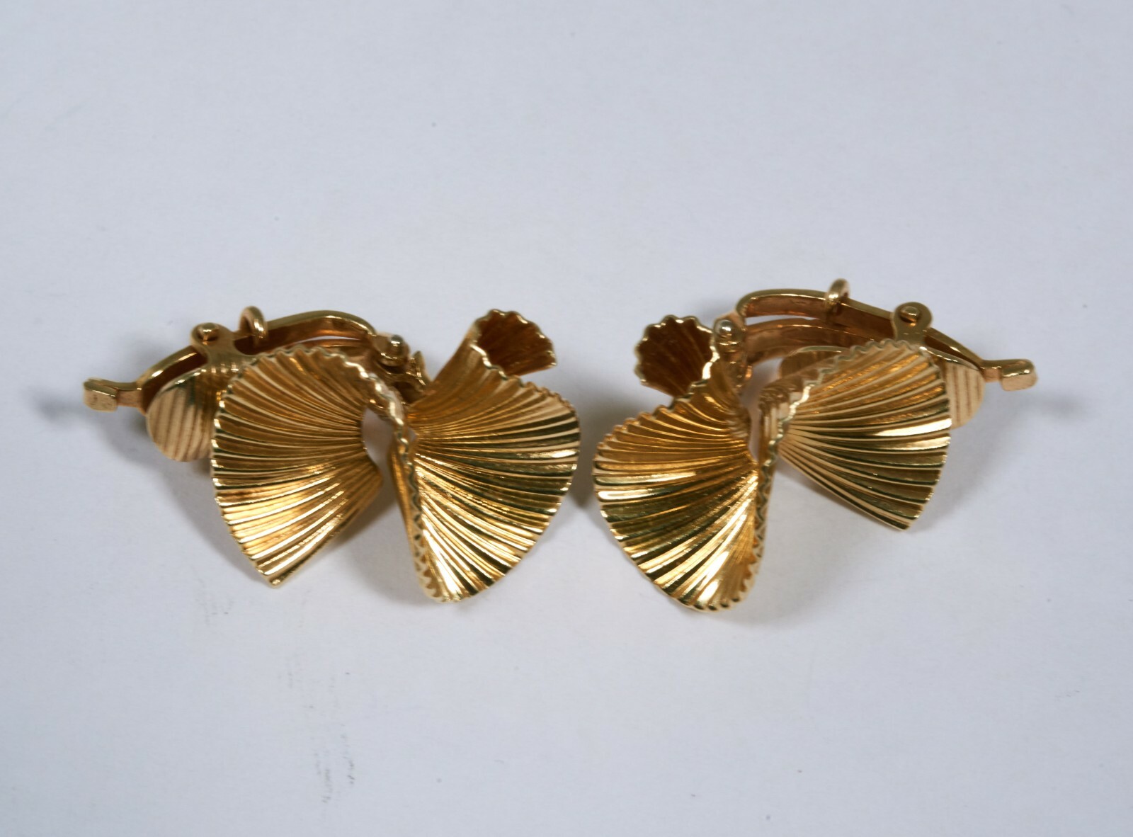 Tiffany ピアス　vintage 14K Yellow Gold Tiffany and Company Swirl Pattern Earrings