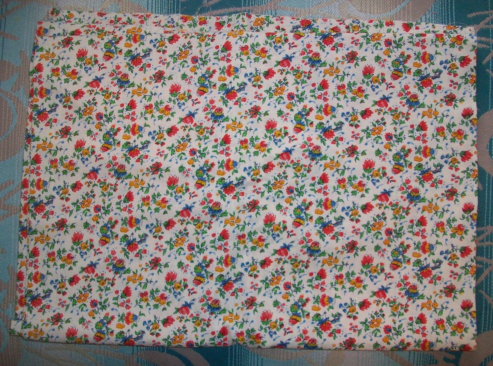 Vintage Unbranded Floral Cotton Slub Textured Fabric 3 1/2 yards