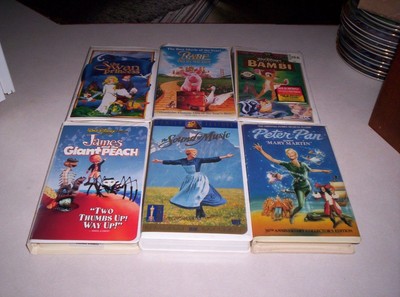 Lot of 15 VHS kids movies