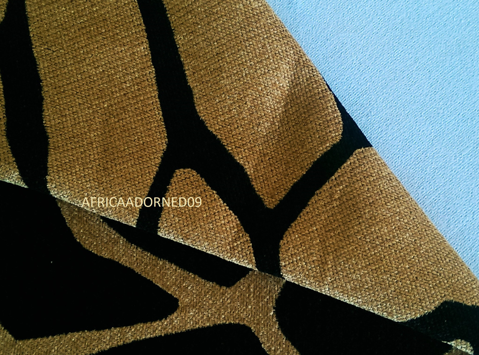 A12A  EXOTIC GIRAFFE  ANIMAL SKIN CHENILLE UPHOLSTERY FABRIC 5 YARDS MULT BLACK