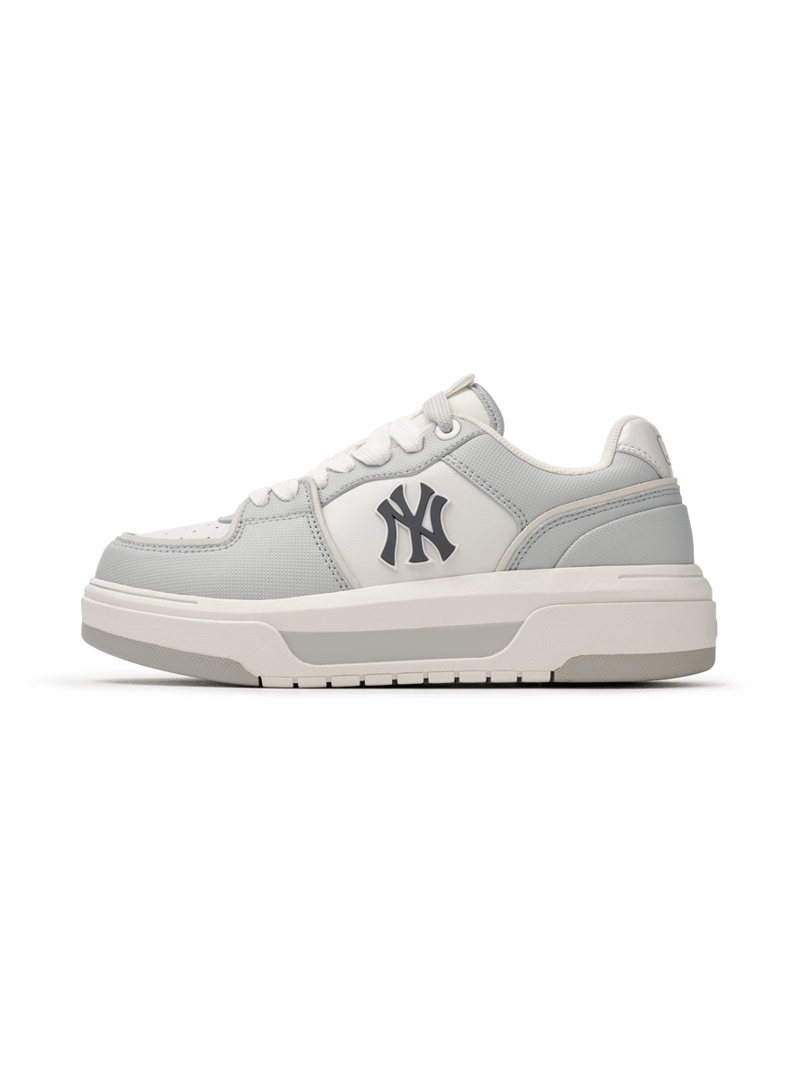 【MLB】 Women's Varsity Vintage Slim Fit Nashi One Piece MLB Chunky Liner Basic SL New York Yankees Shoe Sneakers