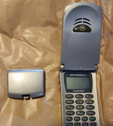 希少！Motorola TIMEPORT P8197 レトロガラケー Vintage Motorola Timeport P8197 Silver Cell Phone Flip Phone