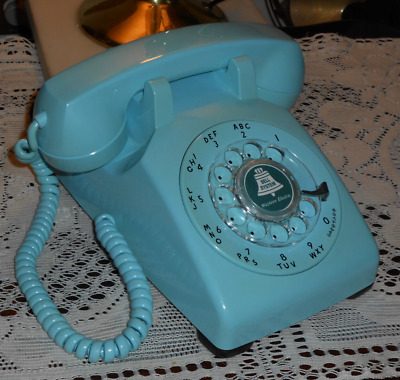 EXCELLENT VINTAGE WESTERN ELECTRIC AQUA BLUE CLASSIC ROTARY DIAL DESK PHONE! WKS