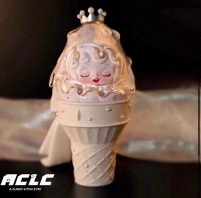 LIILA TOYS ACLC Well Being Ice Cream Girl Vinyl PVC Beige gray Below H10cm/3in