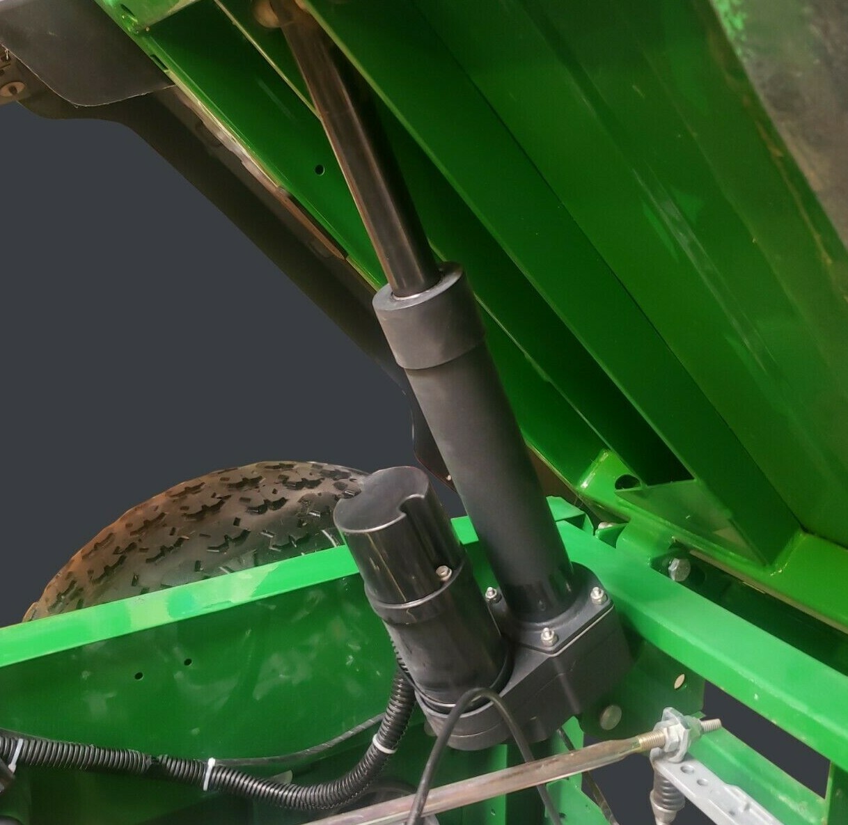 John Deere Gator 4X2 Cargo Lift Kit Bed Electric Dump BM20701 Actuator