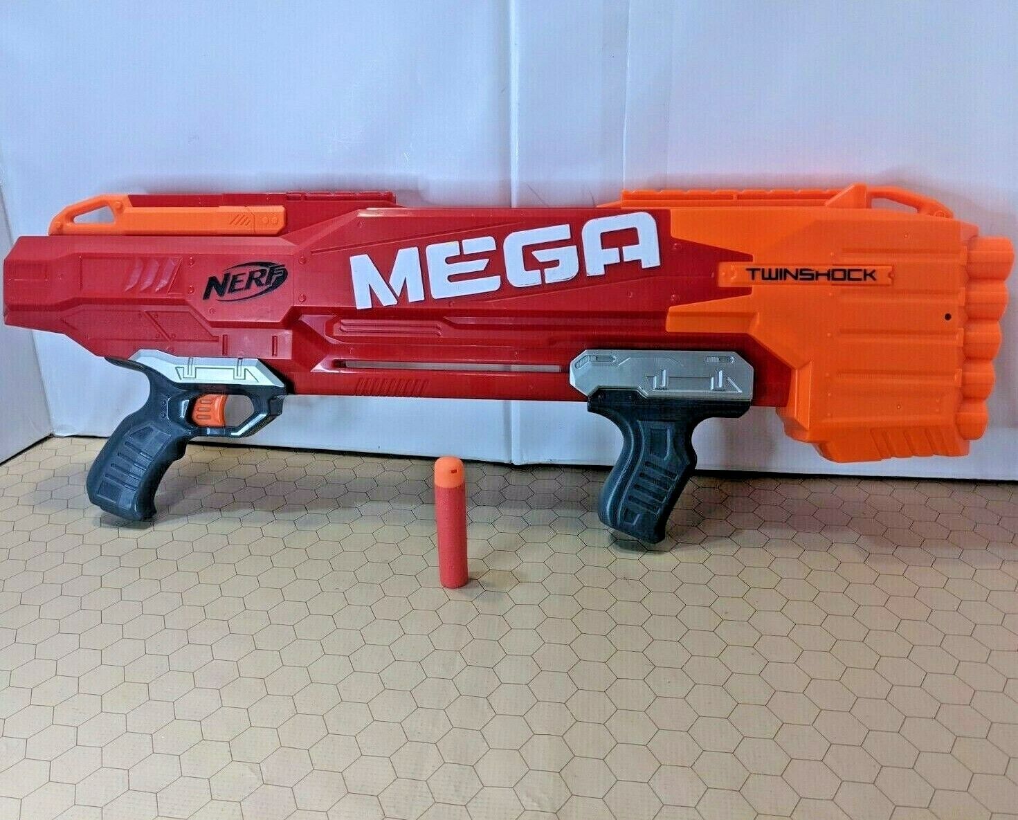 NERF MEGA TwinShock トイガン 2コセット！ Amazon.com: Nerf N-Strike Mega TwinShock : Toys & Games