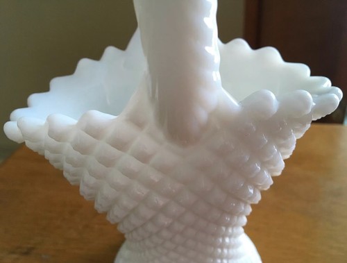 Vintage UNMARKED White Milk Glass DIAMOND QUILTED LOOK Basket W/Handle