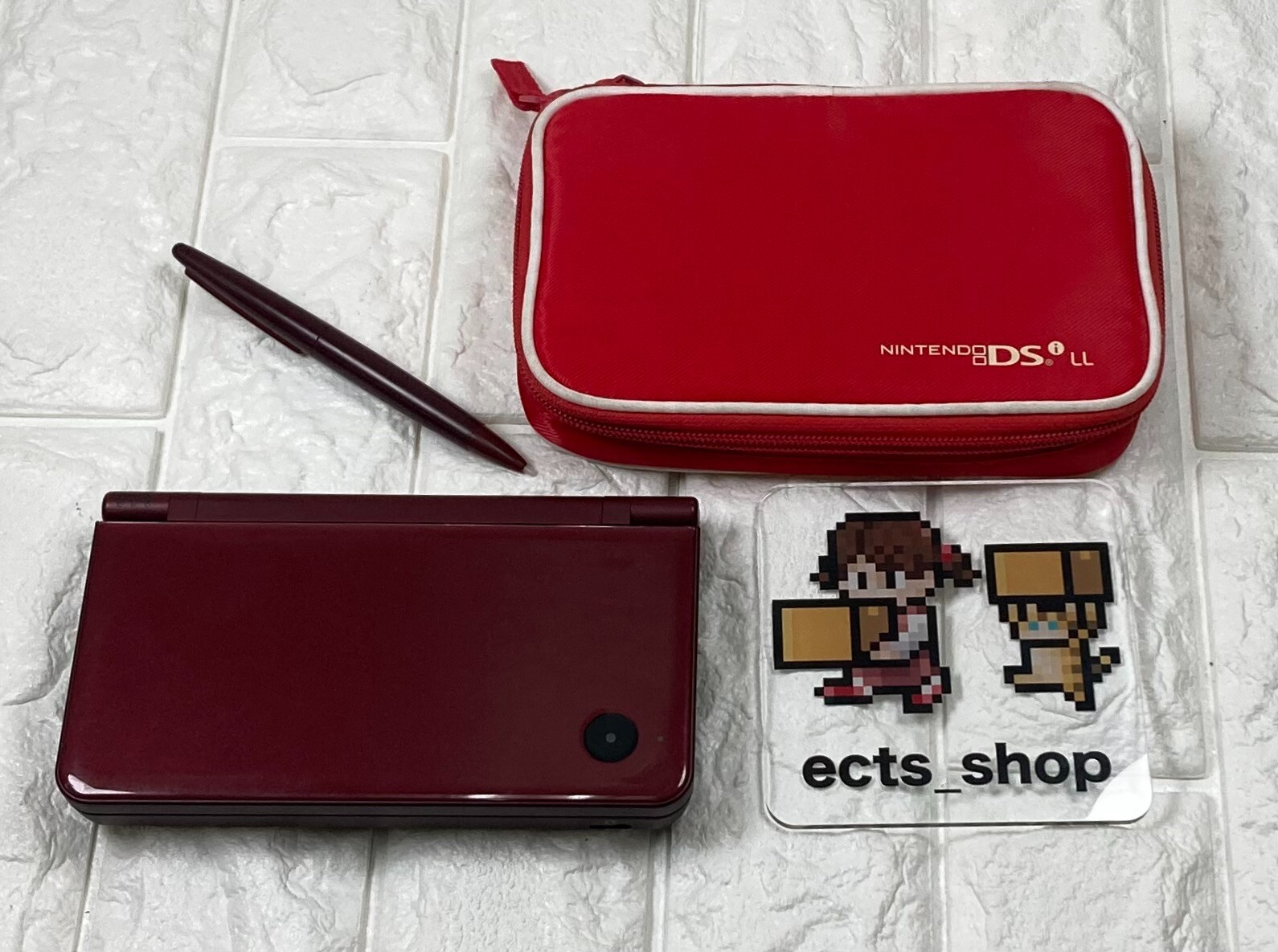 Nintendo DSi LL Console Wine Red UTL-001 with a case Japan Nintendo DSi LL Console Wine Red UTL-001 with a case Japan