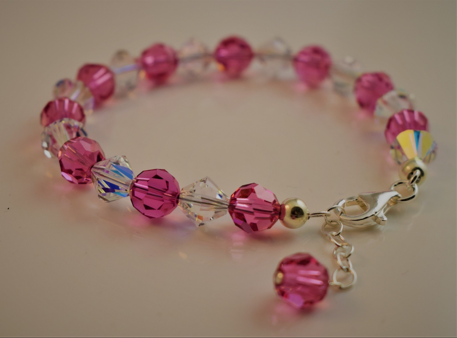 【美品】SWAROVSKI Rosette pink Braceletクリスタル one-bracelet--mixed-cuts--