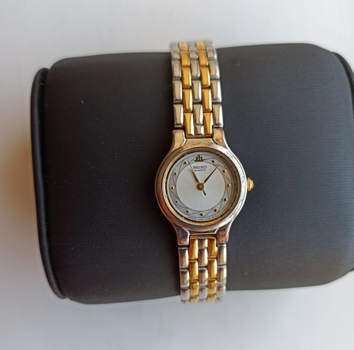 Seiko Quartz Ladies Watch Nice Dial Japan- Retro- size small