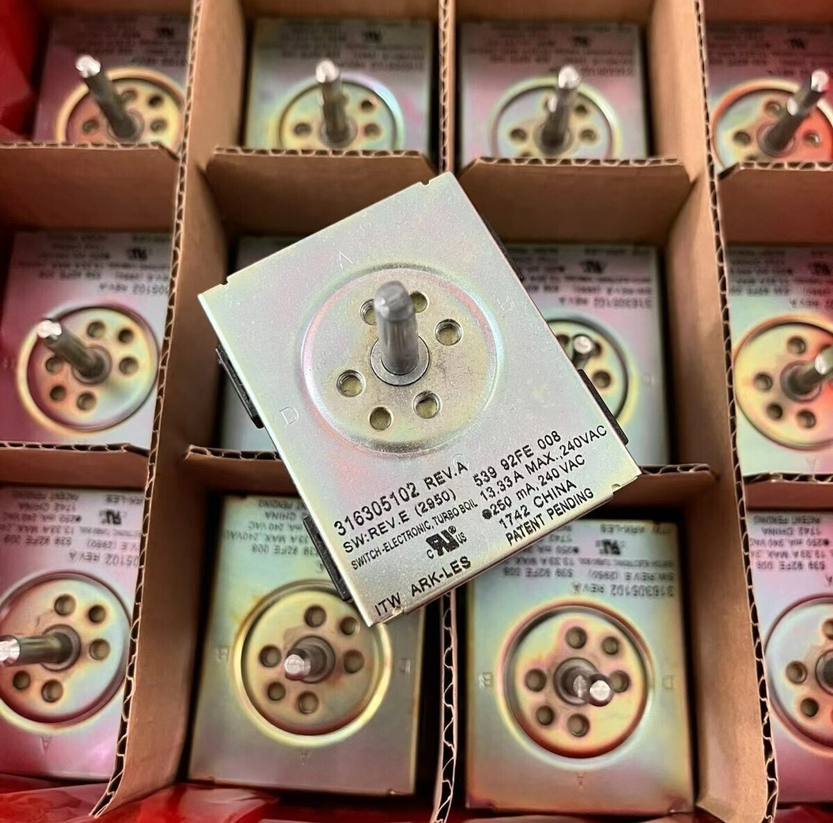 1PC ‎316305102 REV.A 13.33A 240VAC Control Switch 2.55 x2.3 x 2.1cm