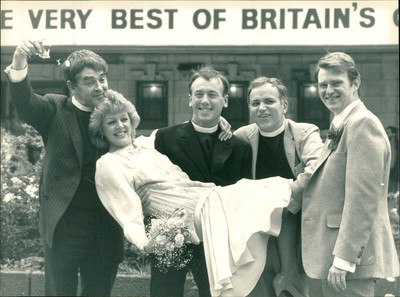 HAWKINS CATROL ACTRESS - LONDON PAP DEREK MARTI... - Vintage Photograph 3830596