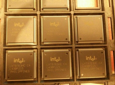 1 x INTEL HBLXT9763HC.C4 , IC LAN TRANSCEIVER HEX , PQFP-208