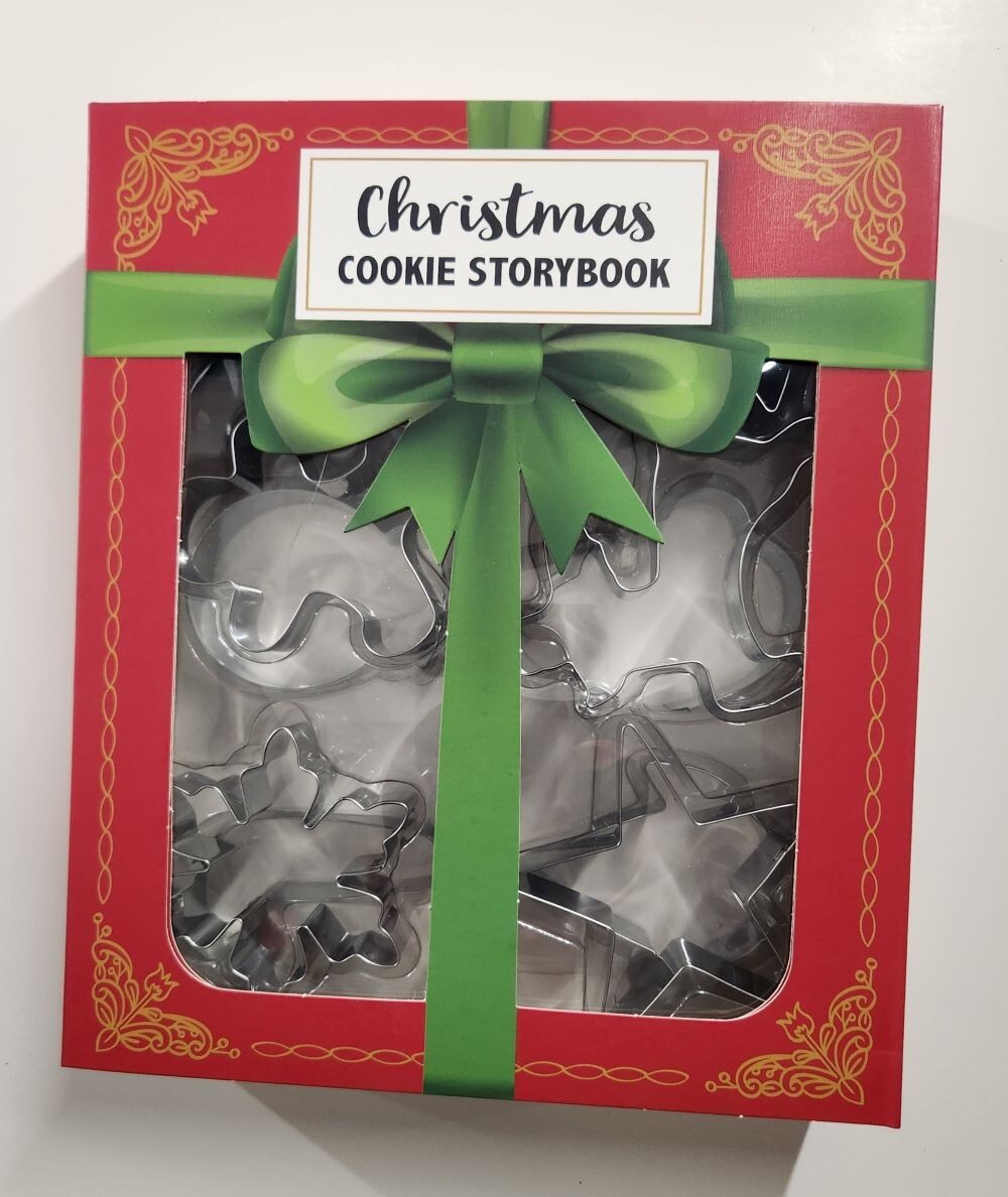 Celebrate it Christmas Cookie Storybook - 12 Cookie Cutters NEW