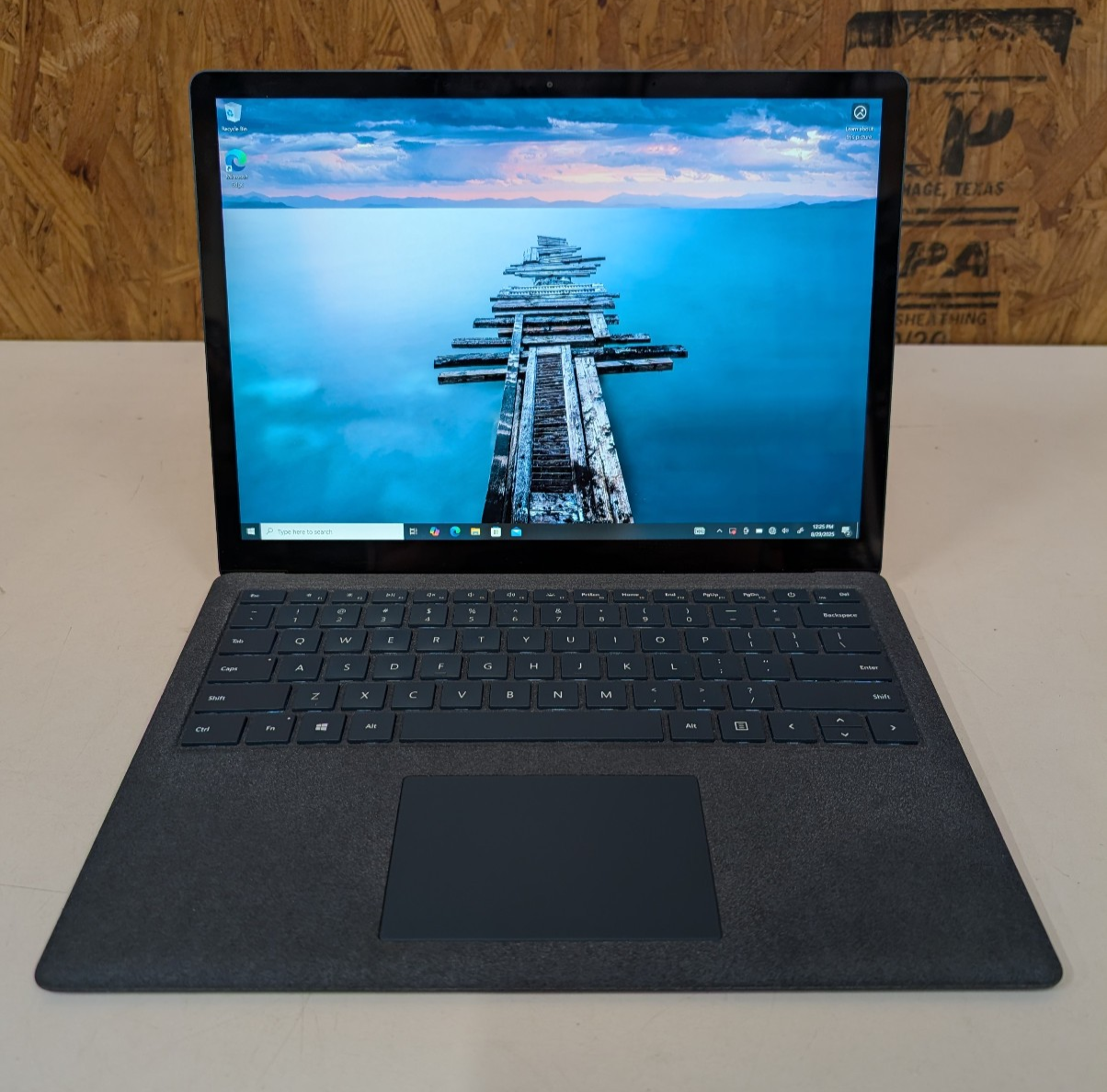 k Microsoft Surface Laptop 2 1769 i5-7200 @2.5GHz 8gb RAM