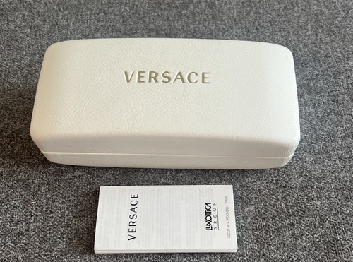 VERSACE ホワイト サングラス (ケース付き) VERSACE ホワイト サングラス (ケース付き)