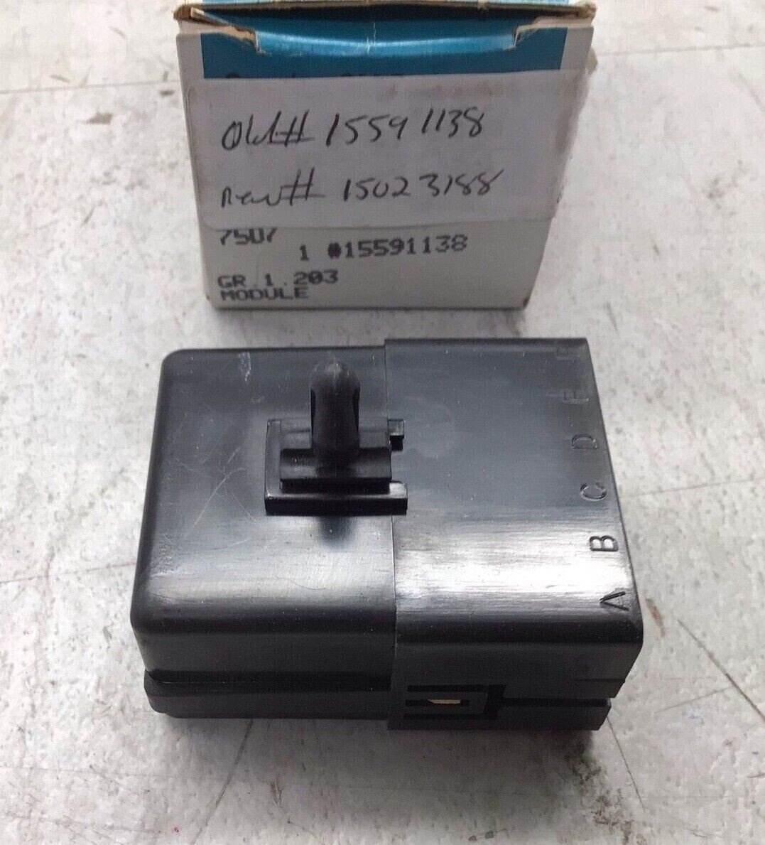 1992-2000 GM Truck Diesel OEM Radiator Coolant Tank Level Module GM 15591138