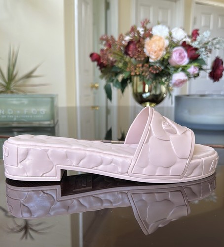 $450 VALENTINO Garavani Atelier Rose Floral Rubber Platform