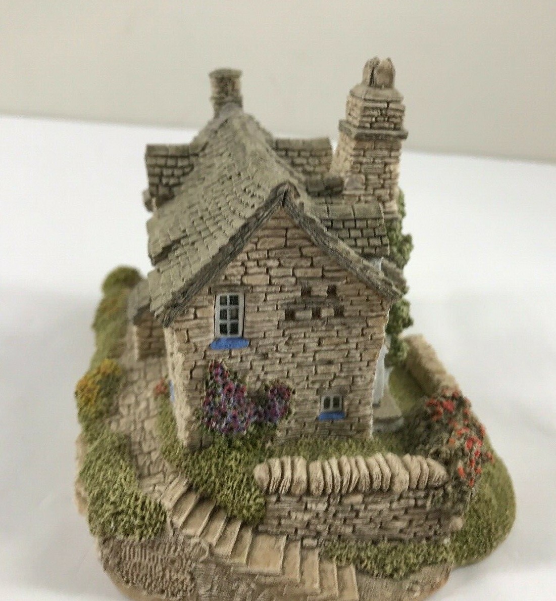 Lilliput Lane Puffin Row English Series Collectible Houses Figurines Made in UK